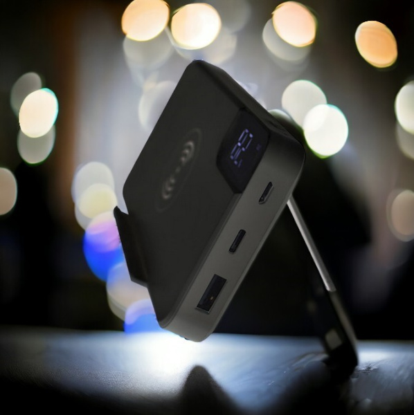 Внешний аккумулятор Power Bank gPro QI с беспроводной зарядкой 10000 mAh / Портативное зарядное устройство с цифровым дисплеем и подставкой